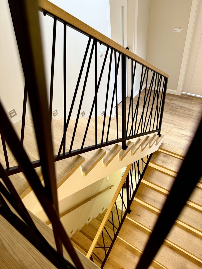 Balustrada stalowa na stopkach